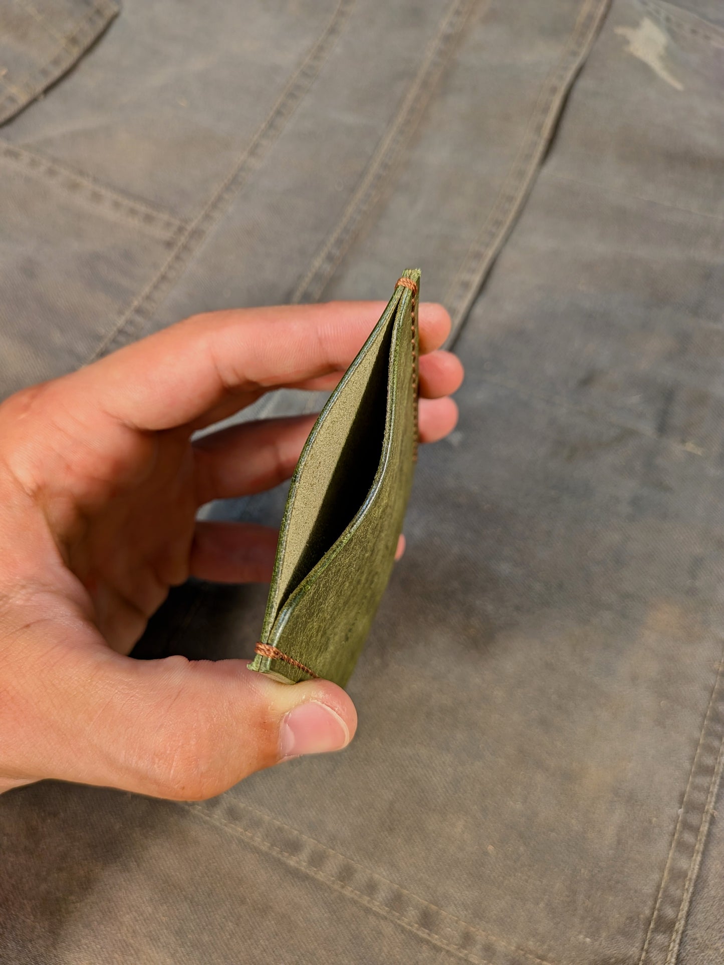 Thompson Card Sleeve - Moss Green