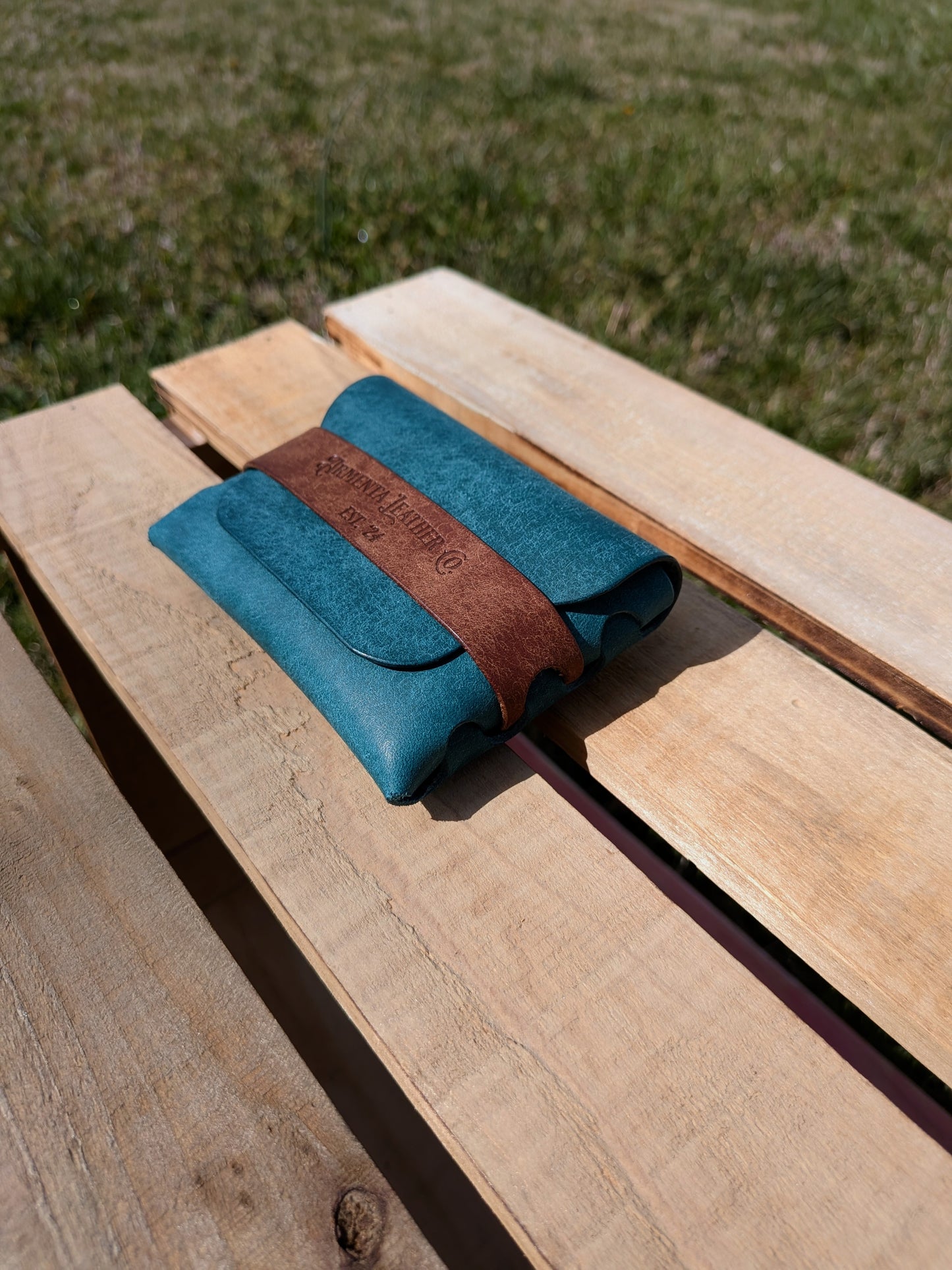 The Callaway - Ortensia & Walnut