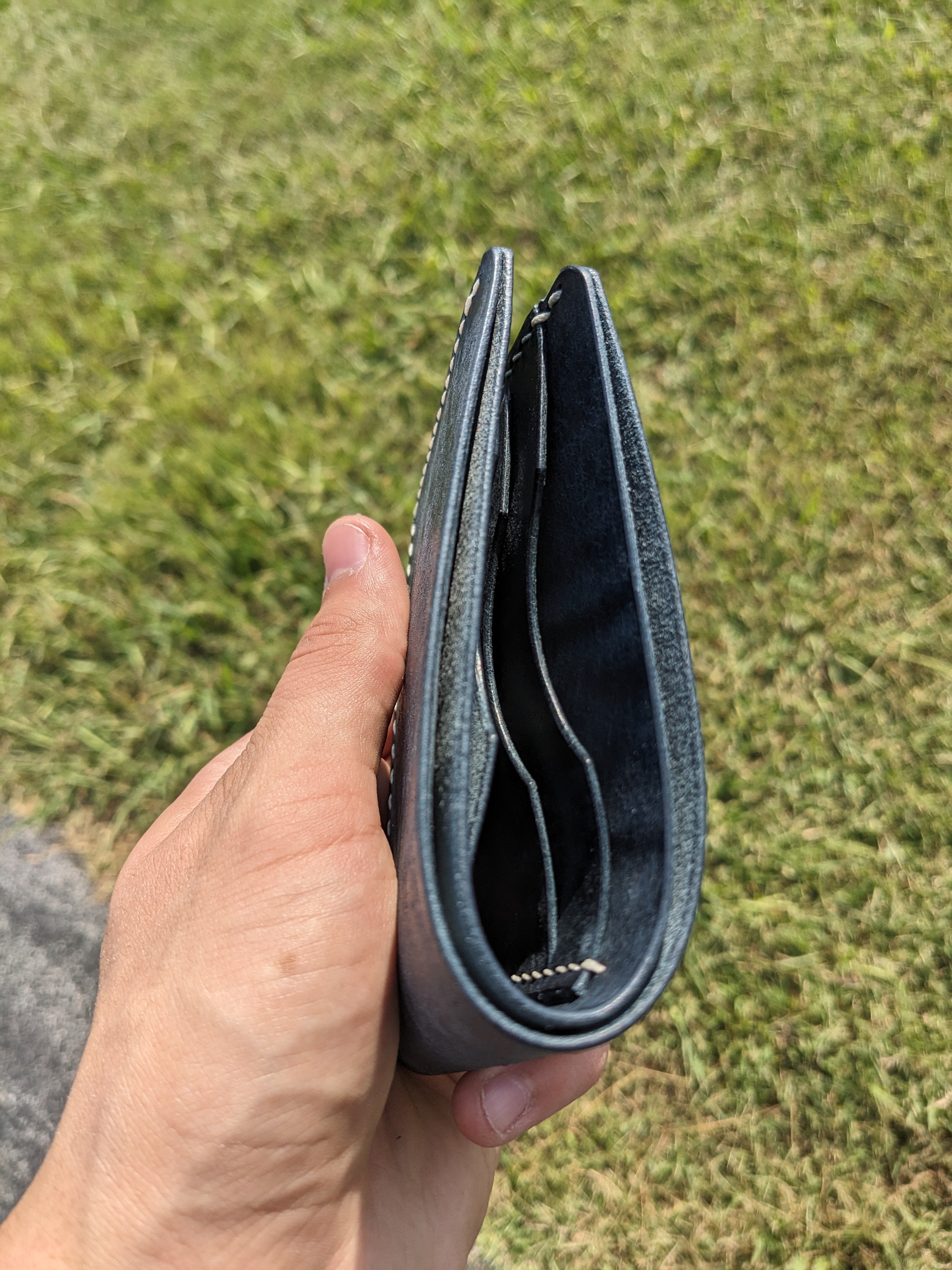 Traditional Bifold - Navy w/ Ivory