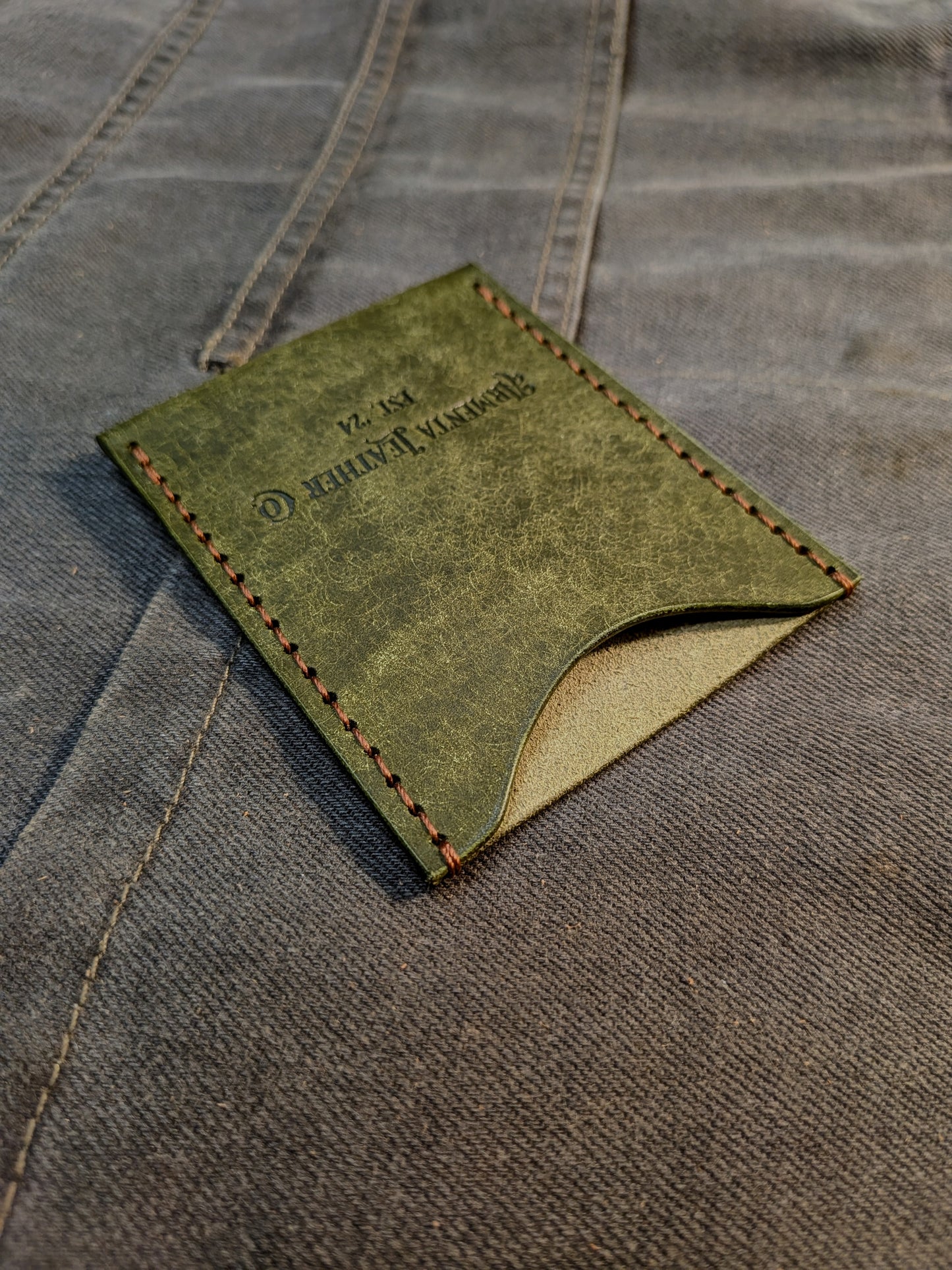 Thompson Card Sleeve - Moss Green