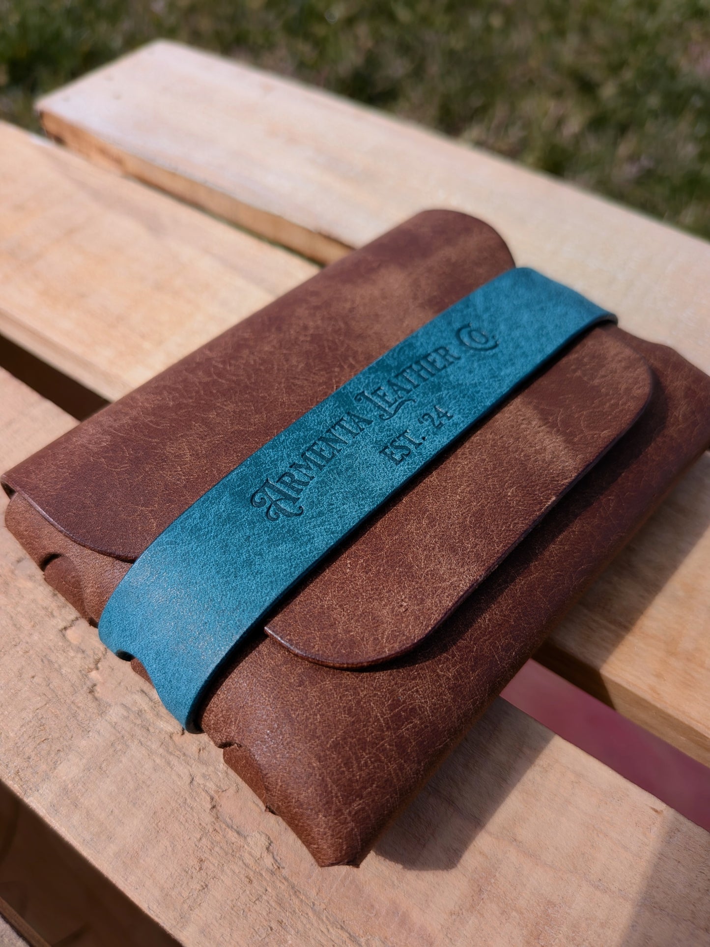The Callaway - Walnut & Ortensia