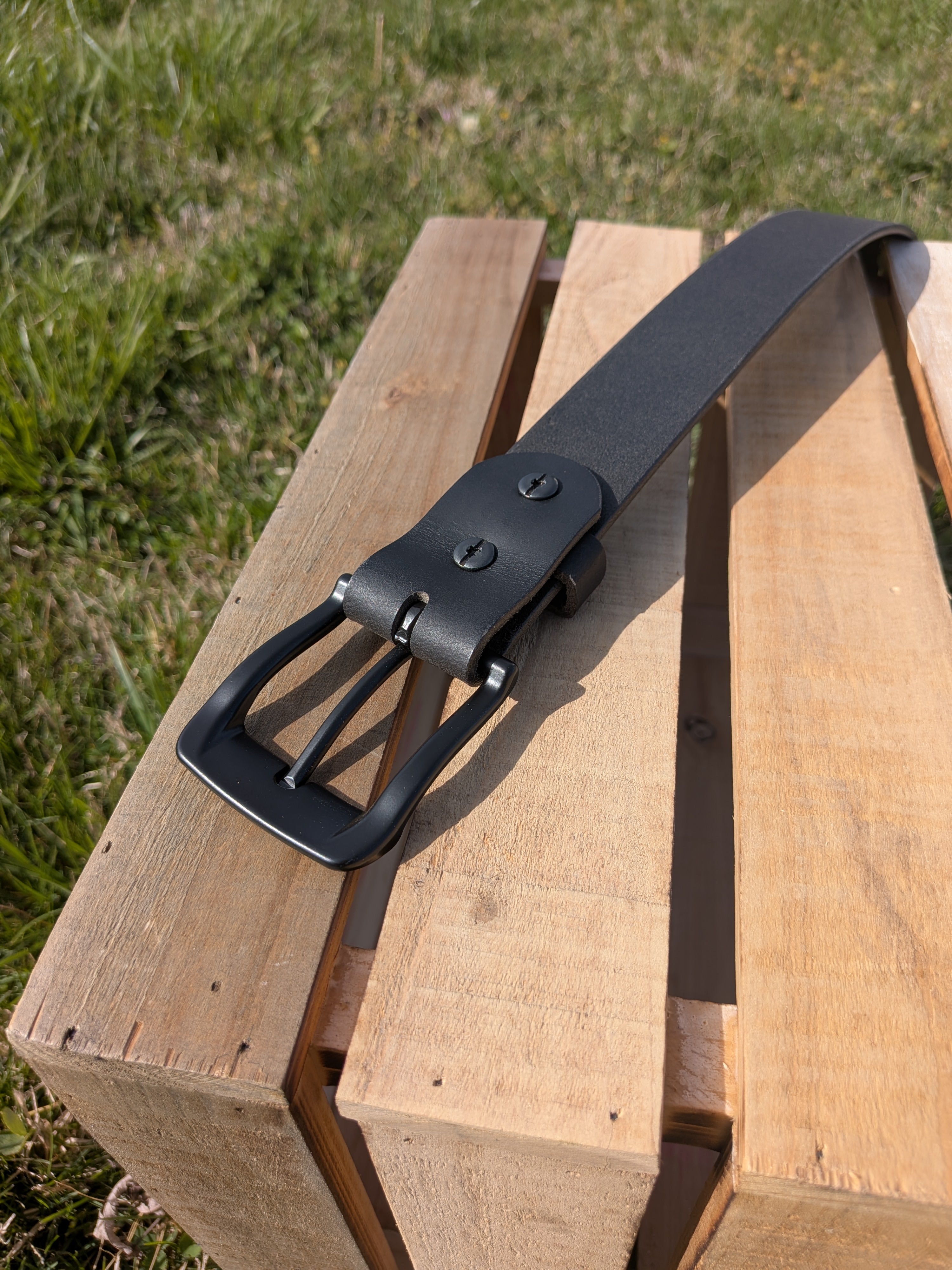 Traditional Leather Belt - Minimalist Black