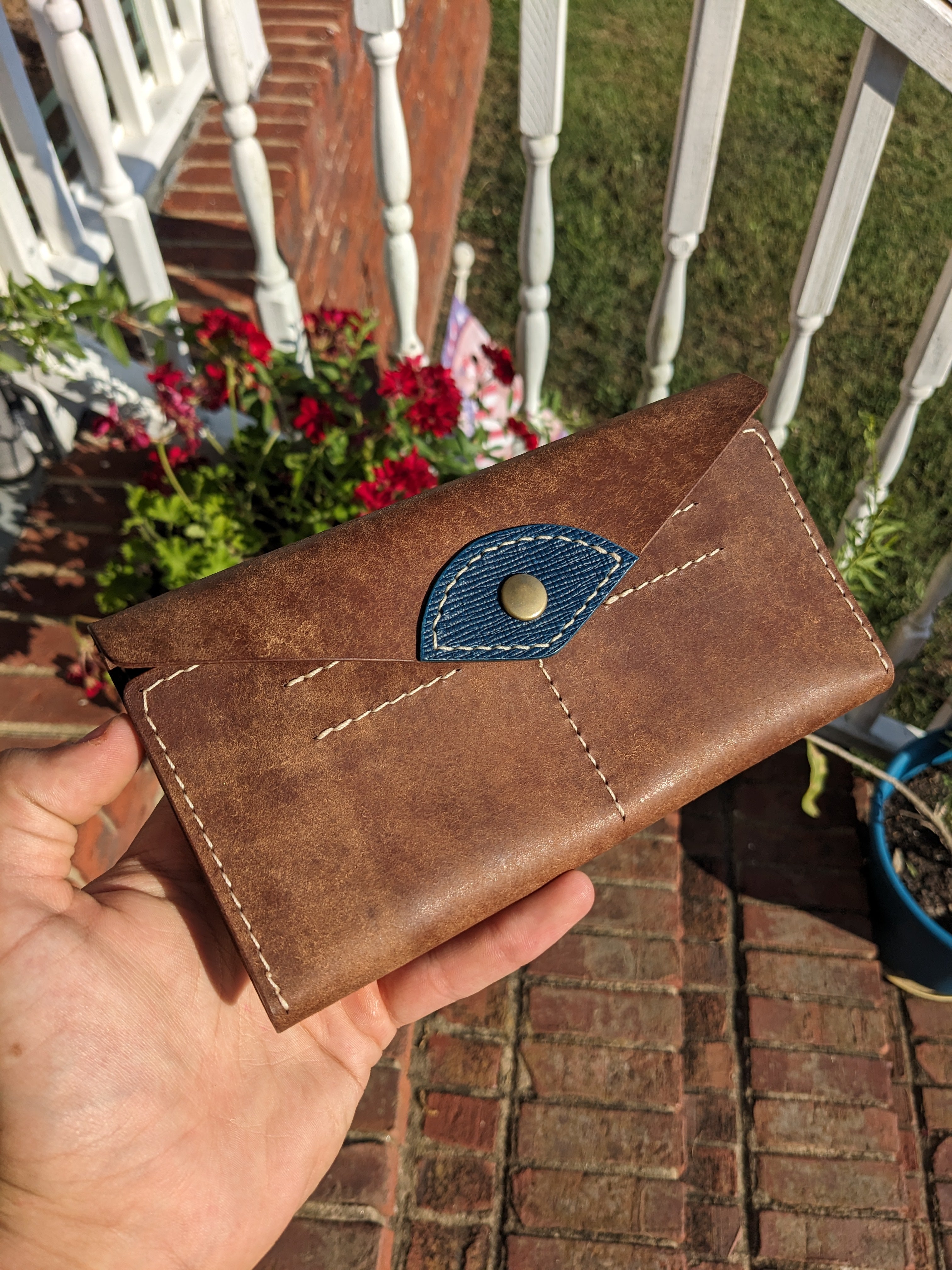 The Madeline - Walnut & Hatched Blue w/ Ivory